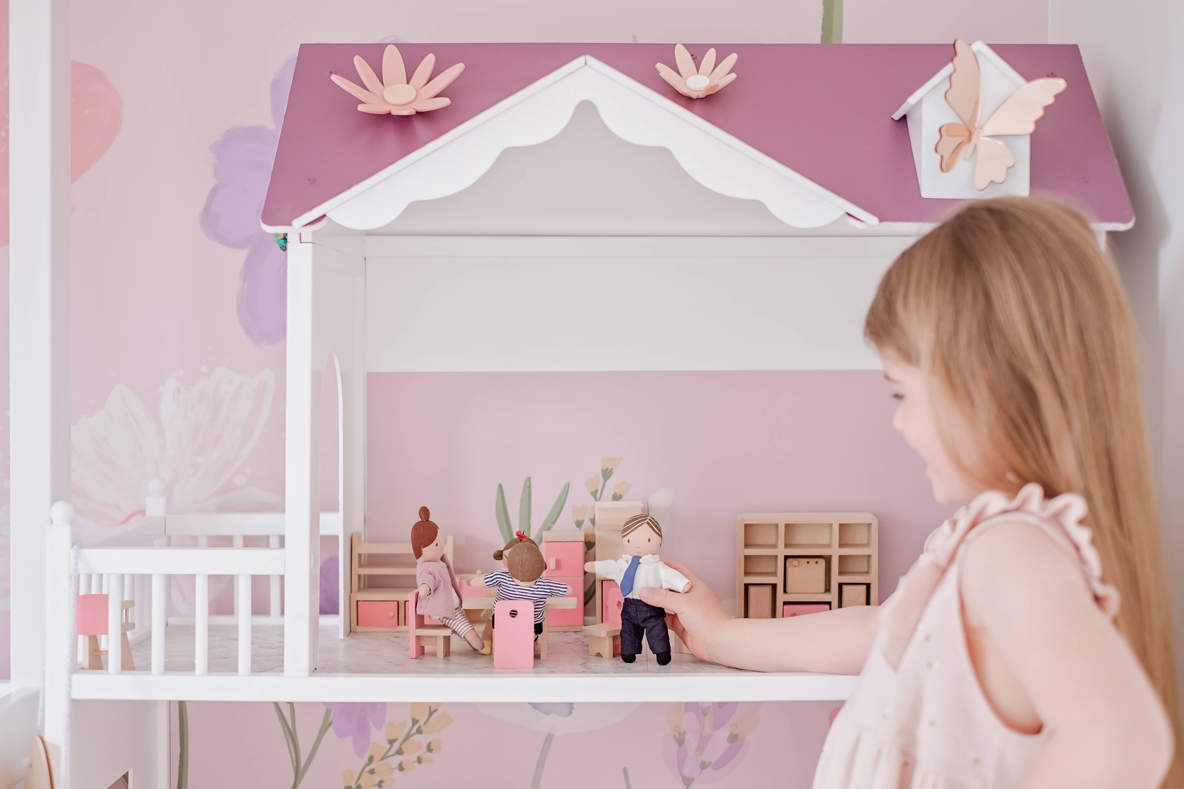 Dollhouses and Dollhouse Dolls