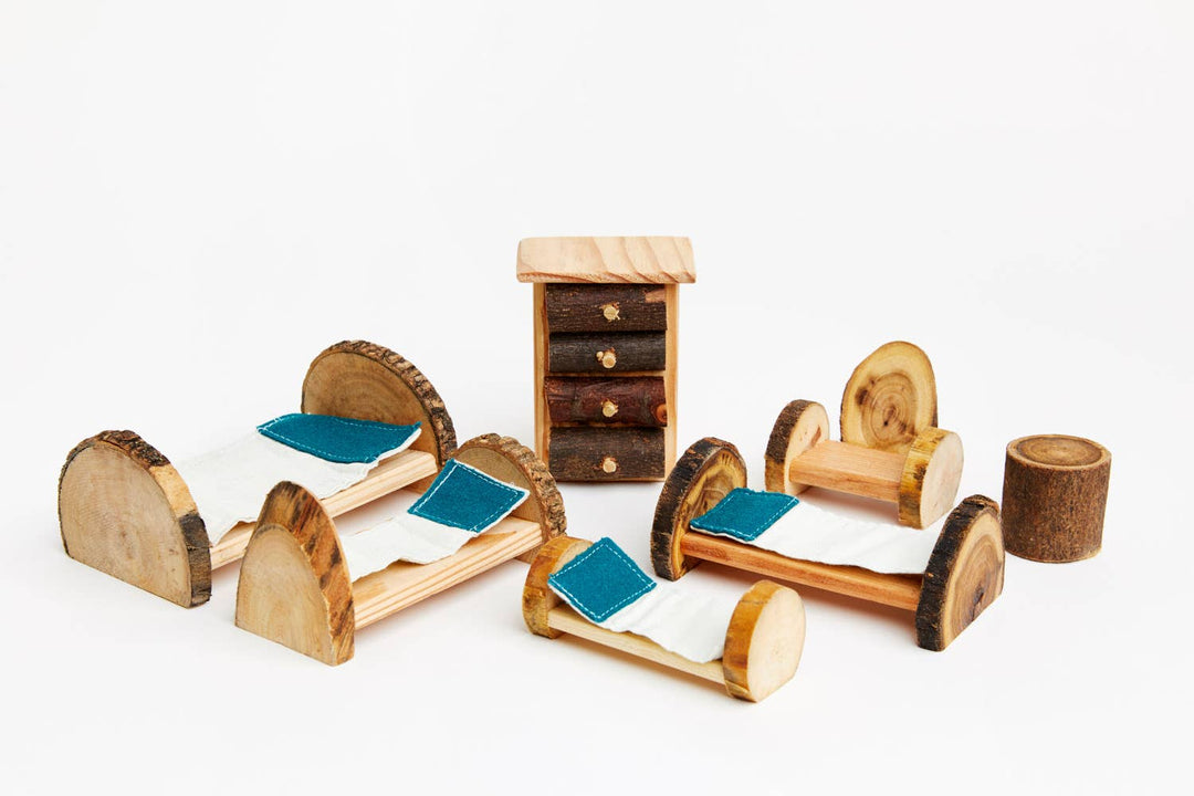 Dollhouse Furniture & Accessories