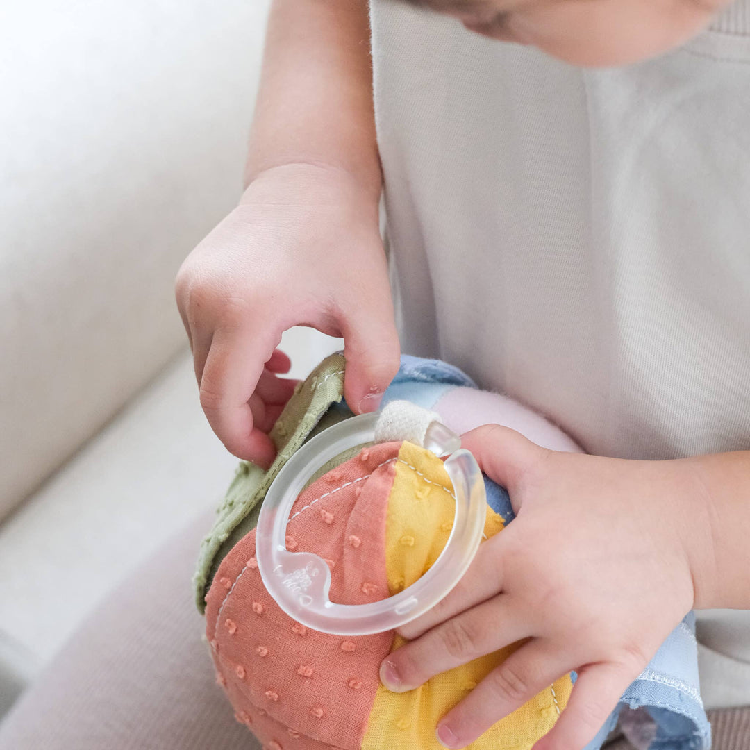 Busy Ball - Peek &amp; Peel