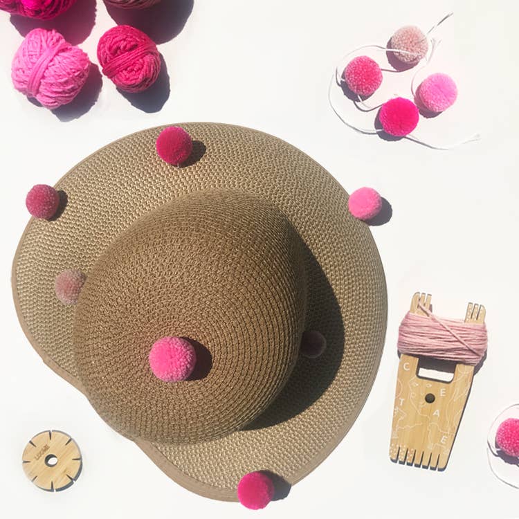 5-IN-1 Pom Pom Maker