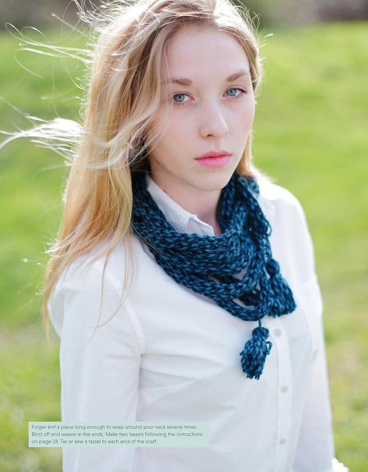 Finger Knitting - Fast, Easy &amp; Fun Scarves and Accessories