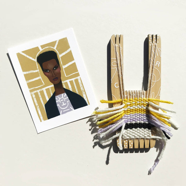 5-IN-1 Pom Pom Maker