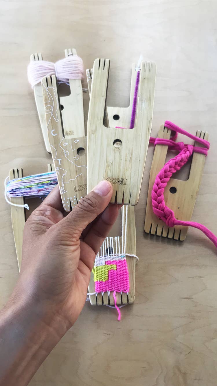 5-IN-1 Pom Pom Maker