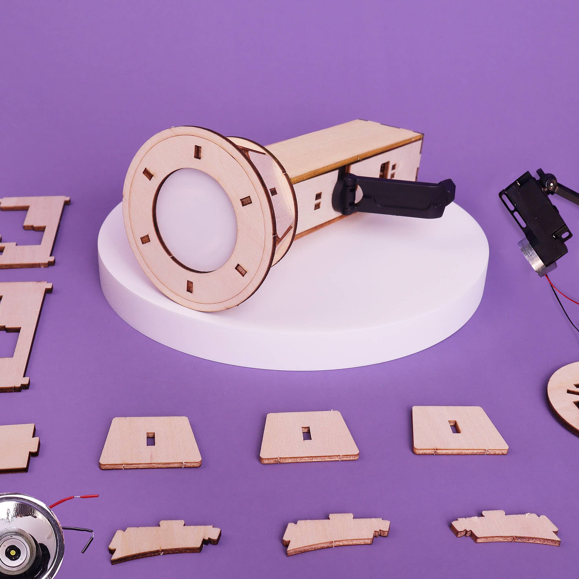 Hand-Crank Flashlight DIY Kit, Educational STEM Toy for Kids