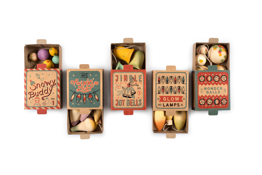 Snowy Buddy Ornament Set by Grapat