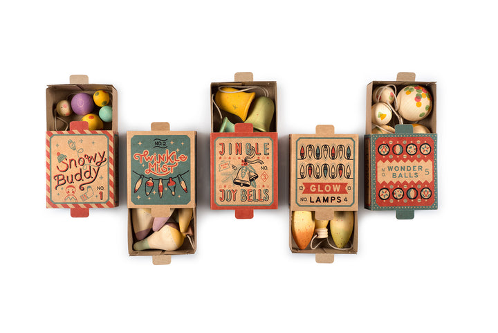 Snowy Buddy Ornament Set by Grapat