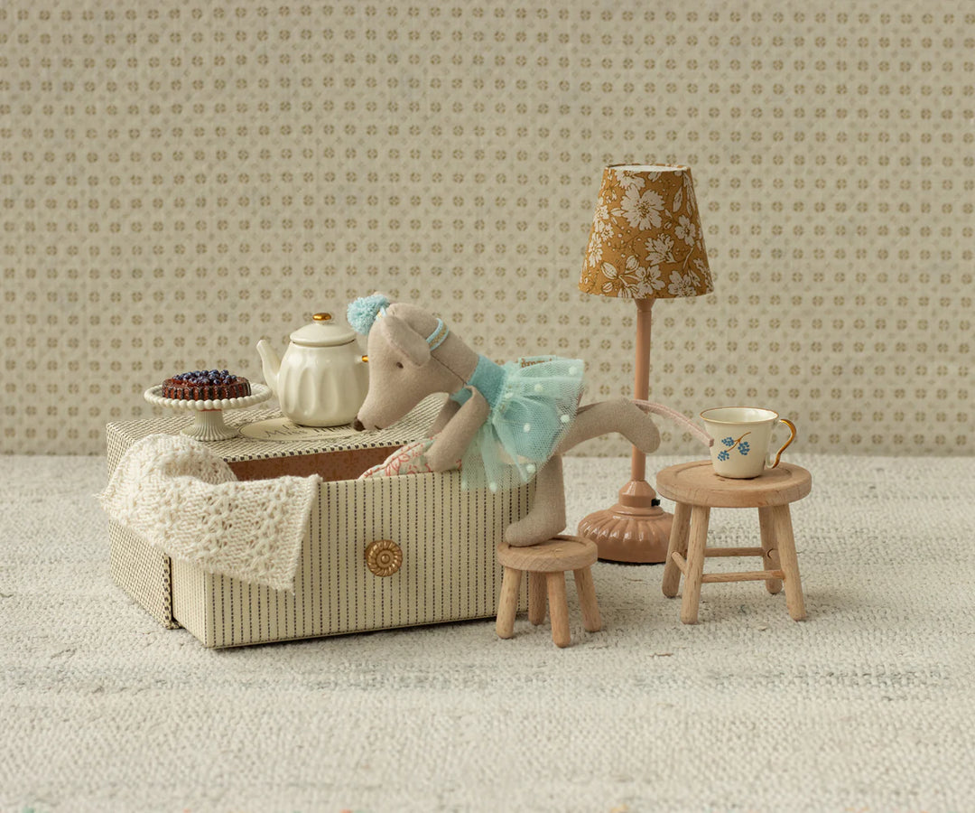 Dance Mouse in Daybed, Blue