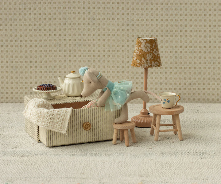 Dance Mouse in Daybed, Blue
