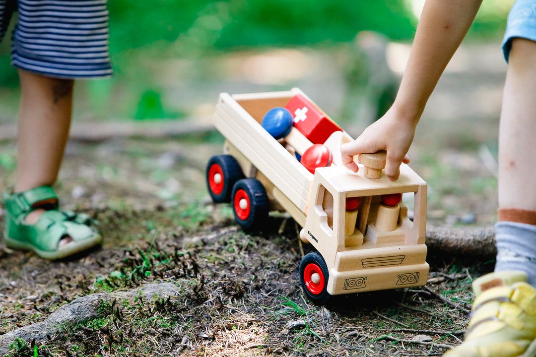 Wooden Container Tipper Truck by Fagus