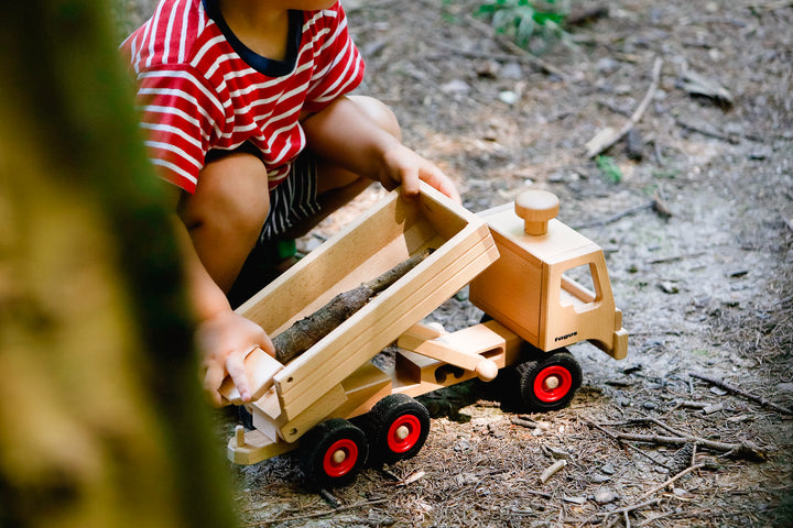 Wooden Container Tipper Truck by Fagus