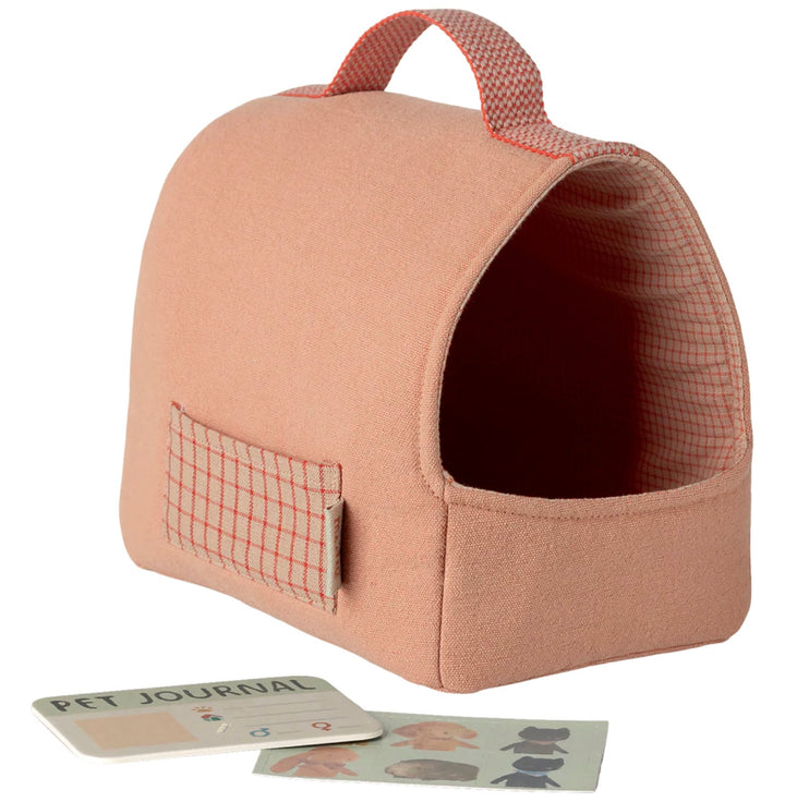 Maileg Pet Carrier - coral