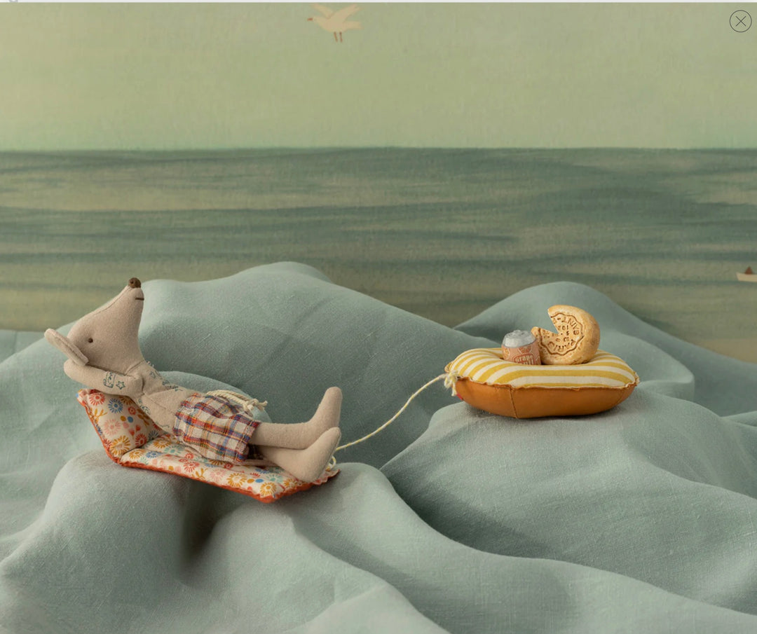 Maileg Beach Mouse with Air Mattress, Dad - Flower