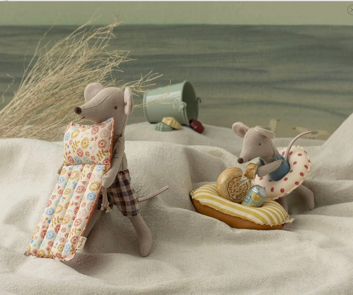 Maileg Beach Mouse with Air Mattress, Dad - Flower