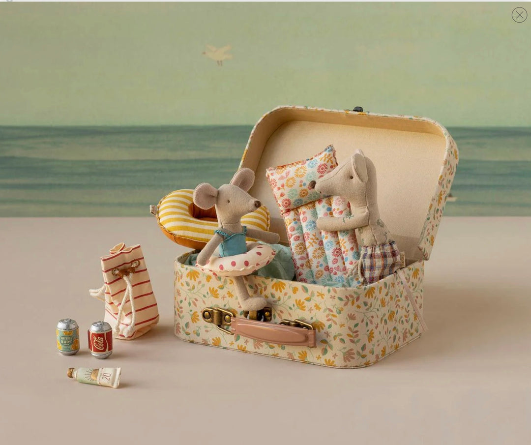 Maileg Beach Mouse with Air Mattress, Dad - Flower