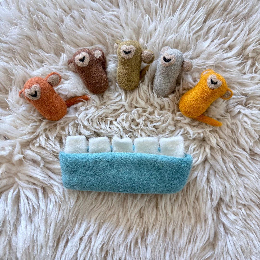 Pocket Pals 5 Little Monkeys Jumping on the Bed