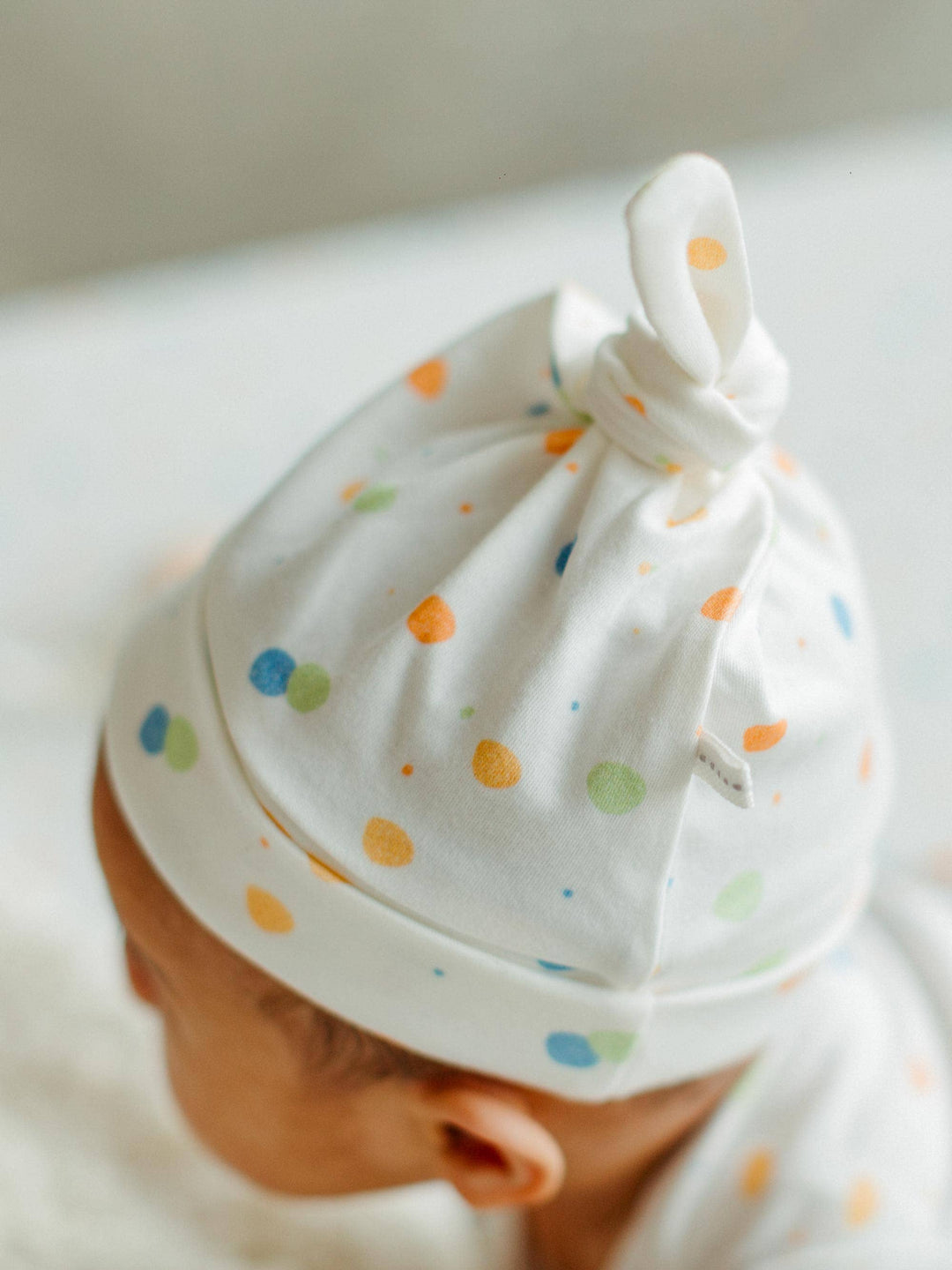 Blue Dots Knotted Gown & Beanie Set – Organic Cotton (0–3M)