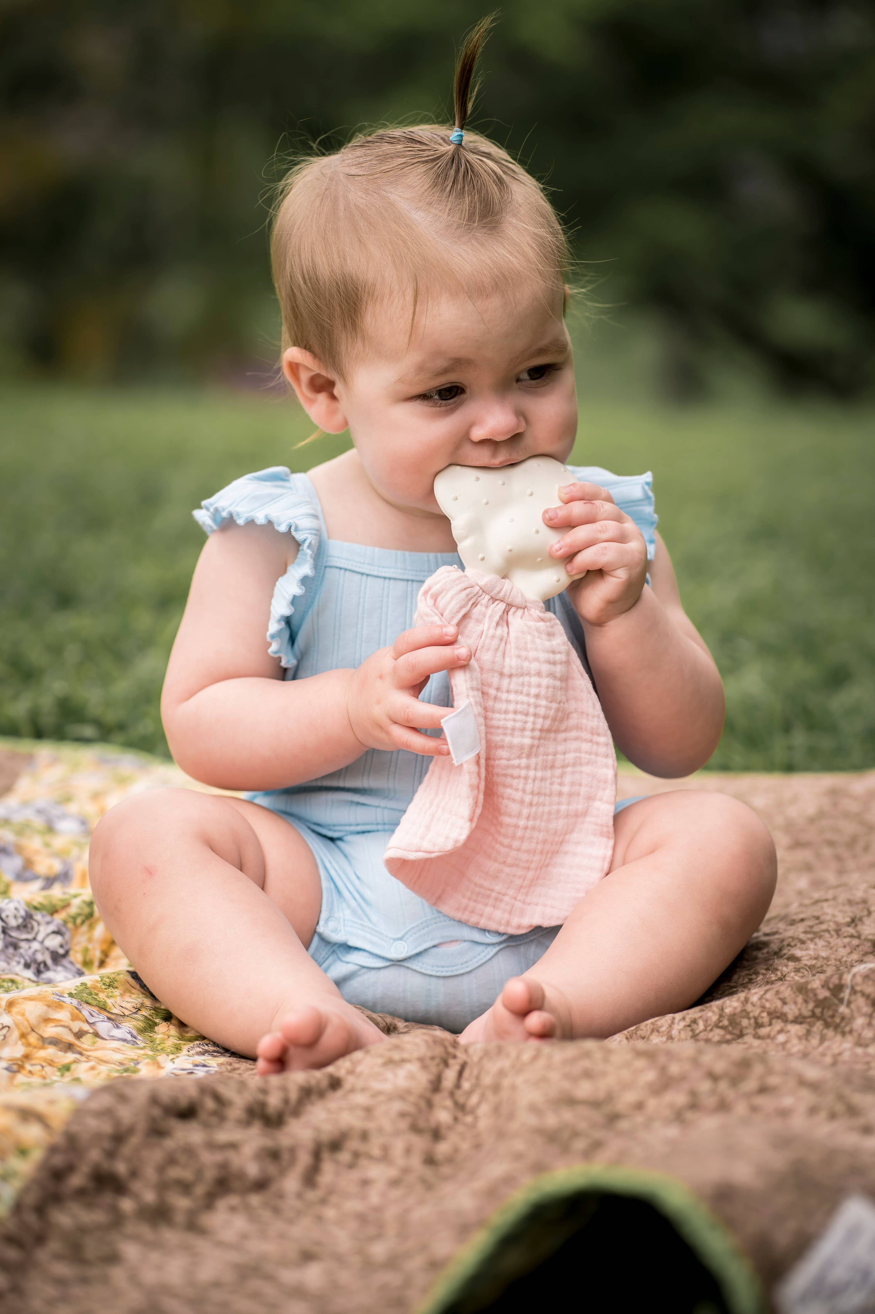 Meiya the Mouse Teething Comforter