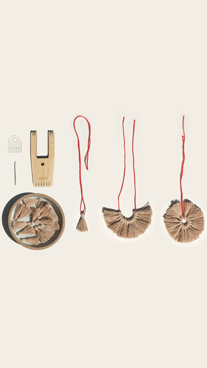 5-IN-1 Pom Pom Maker