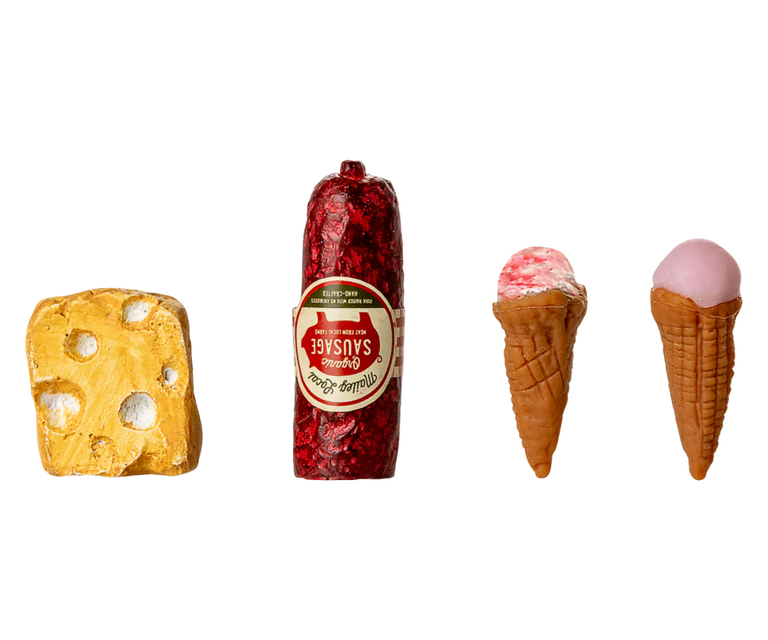 Maileg Metal Fridge – Off White